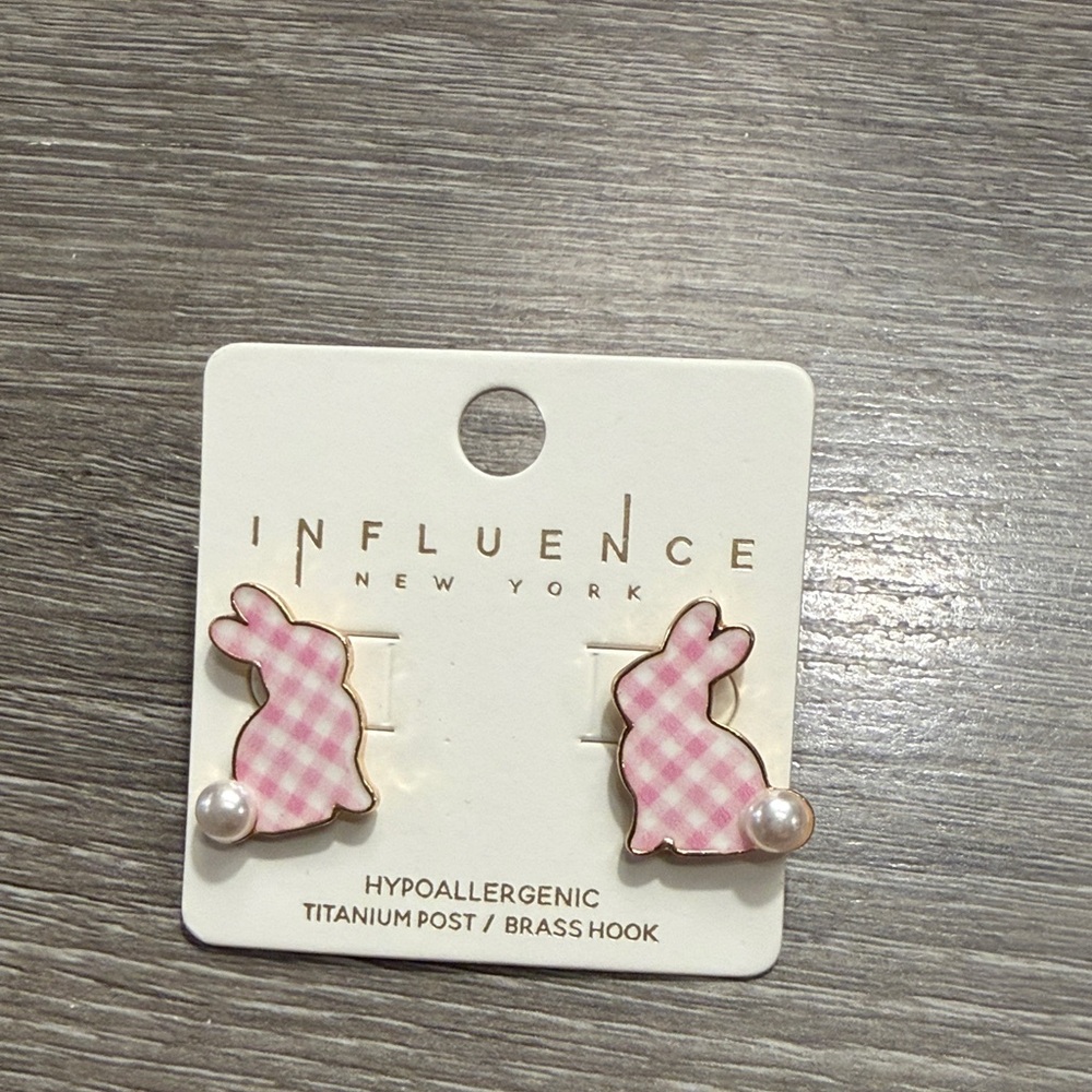 New With Tags…Boutique Pink & White Gingham Small Bunny Earrings